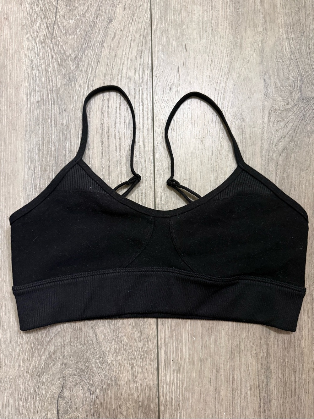 ALO Yoga Alosoft Relay Bra in Black